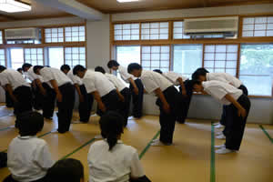 ���w���R