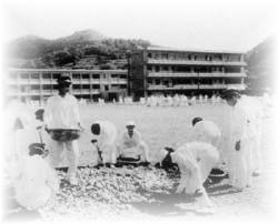 写真 グランドの整備
