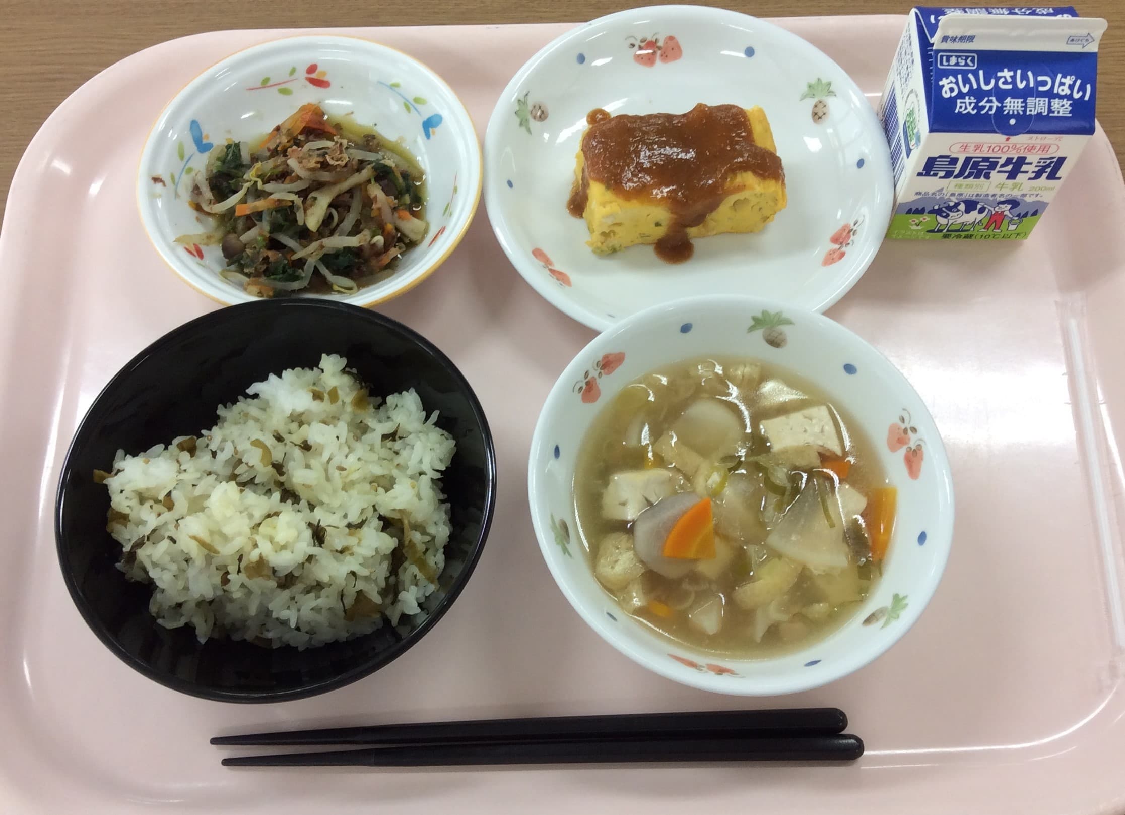 熊本の郷土料理（高菜めし、豆腐の田楽焼き）の写真