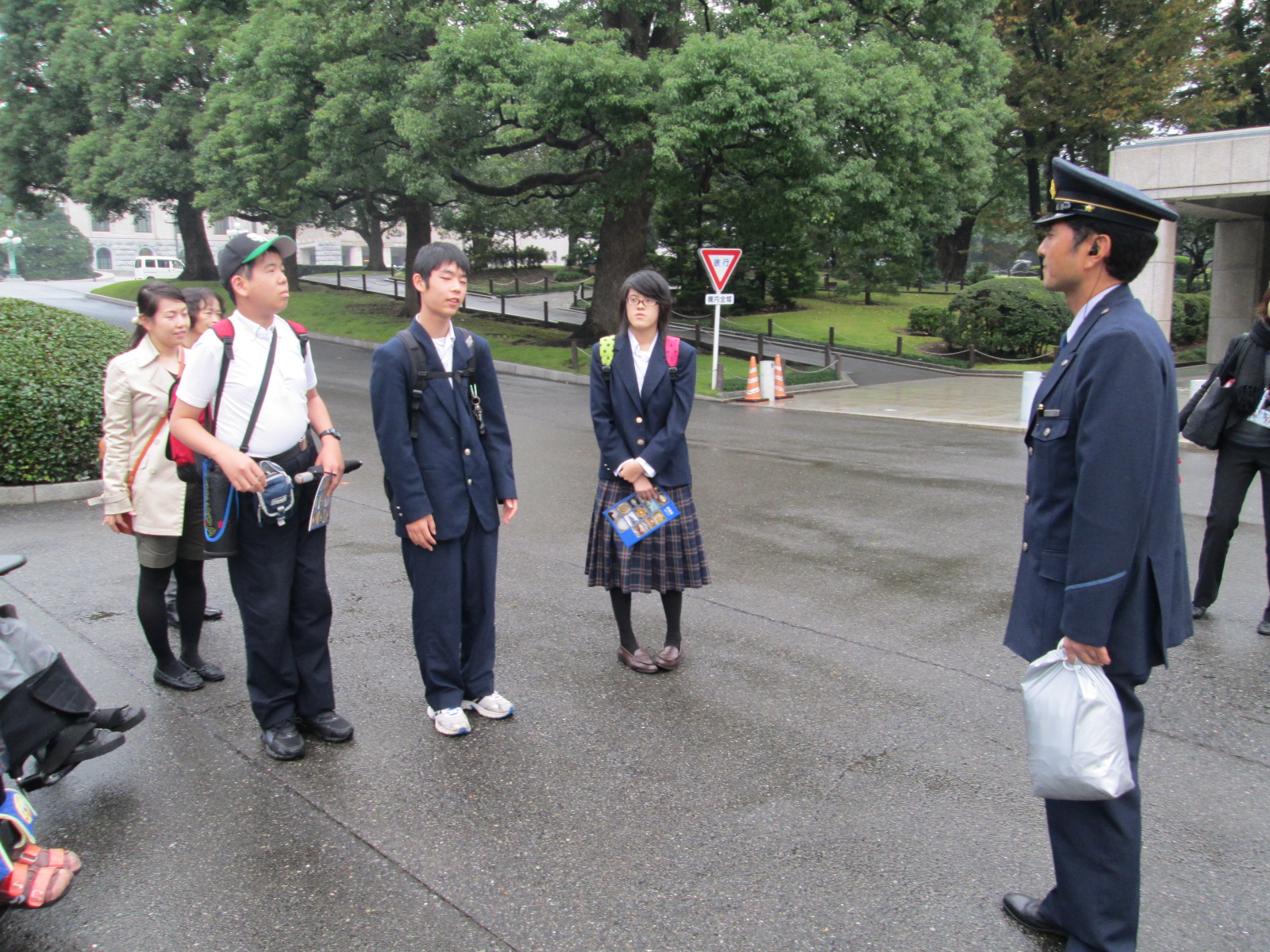 http://www.news.ed.jp/sakuragaoka-ss/ryokou/syasin/image001.jpg